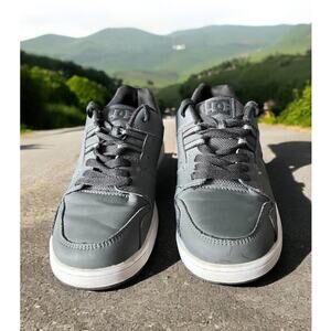 DC Shoeco USA Gray Leather Men's Boy's Sneakers Tennis Shoes Size 4